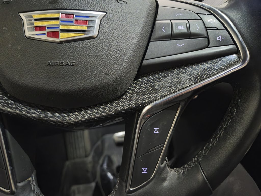Cadillac XT5 AWD Sport détecteur d'angle mort, toit panoramique 2023 à Terrebonne, Québec - 10 - w1024h768px