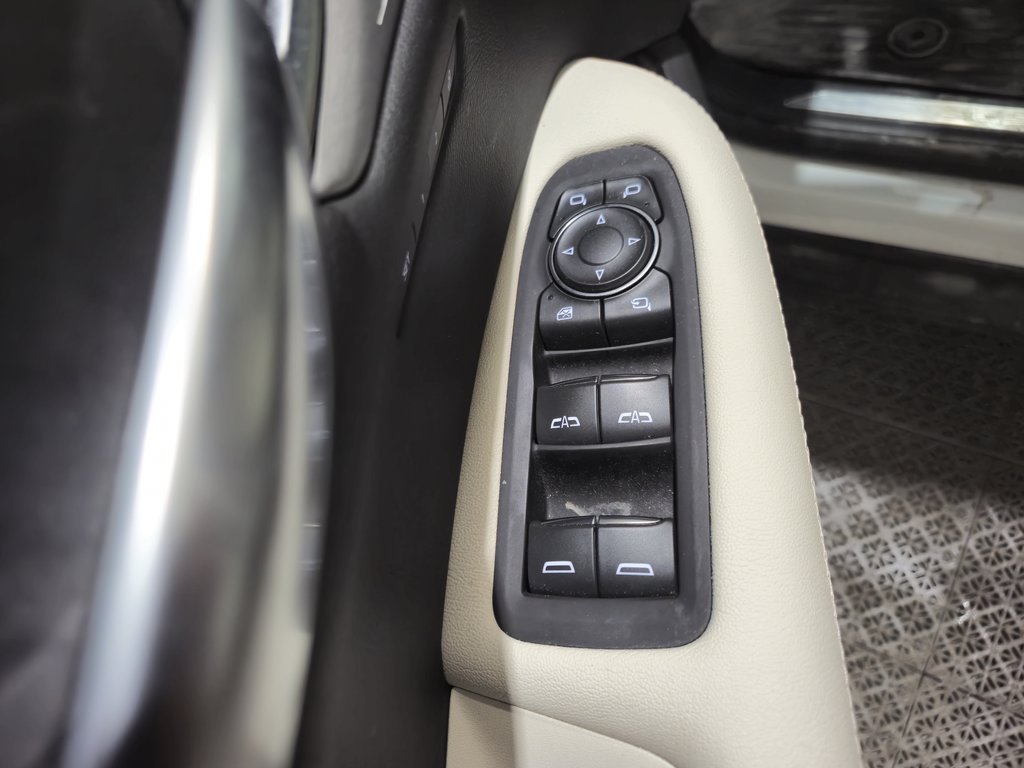 Cadillac XT5 AWD Sport détecteur d'angle mort, toit panoramique 2023 à Terrebonne, Québec - 8 - w1024h768px