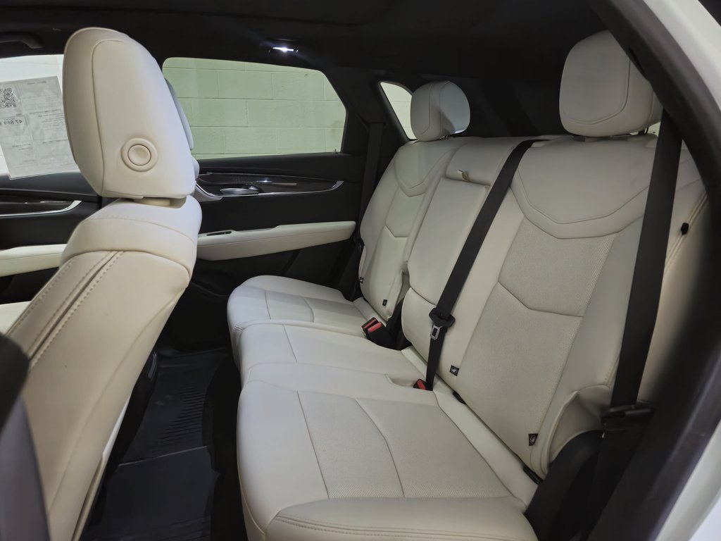 Cadillac XT5 AWD Sport détecteur d'angle mort, toit panoramique 2023 à Terrebonne, Québec - 20 - w1024h768px