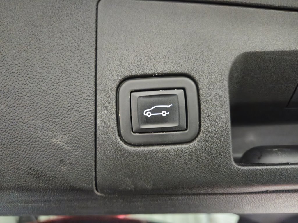 Cadillac XT5 AWD Sport détecteur d'angle mort, toit panoramique 2023 à Terrebonne, Québec - 22 - w1024h768px