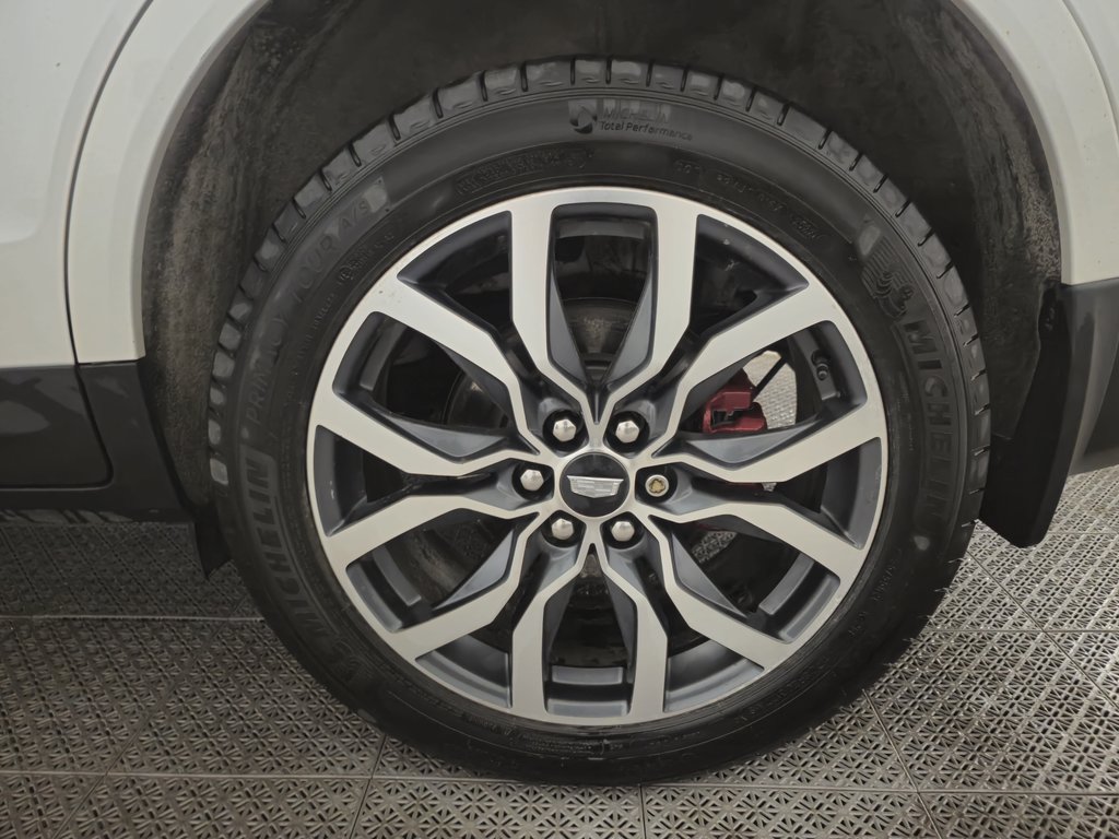 Cadillac XT5 AWD Sport détecteur d'angle mort, toit panoramique 2023 à Terrebonne, Québec - 24 - w1024h768px