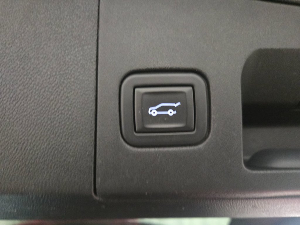 2023 Cadillac XT5 Sport AWD Toit Ouvrant Cuir in Terrebonne, Quebec - 22 - w1024h768px