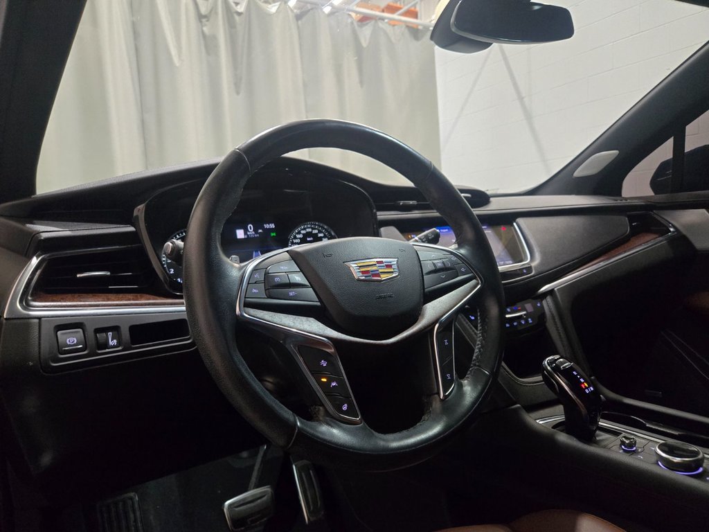 2023 Cadillac XT5 Sport AWD Toit Ouvrant Cuir in Terrebonne, Quebec - 18 - w1024h768px