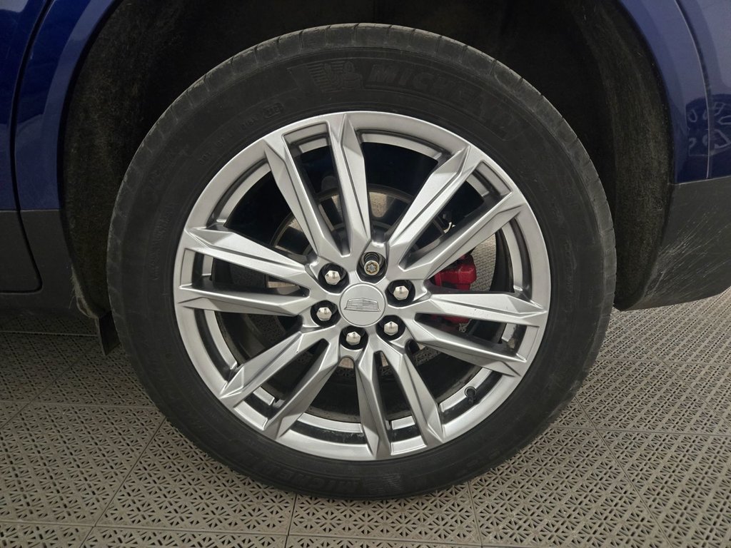 2023 Cadillac XT5 Sport AWD Toit Ouvrant Cuir in Terrebonne, Quebec - 24 - w1024h768px