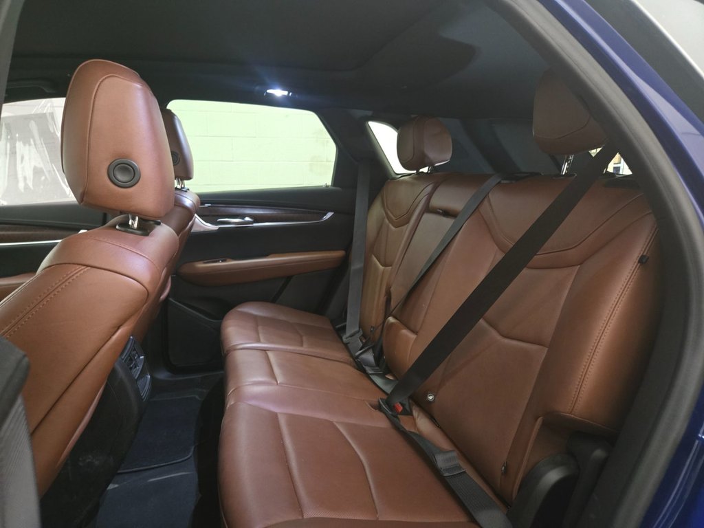 2023 Cadillac XT5 Sport AWD Toit Ouvrant Cuir in Terrebonne, Quebec - 20 - w1024h768px