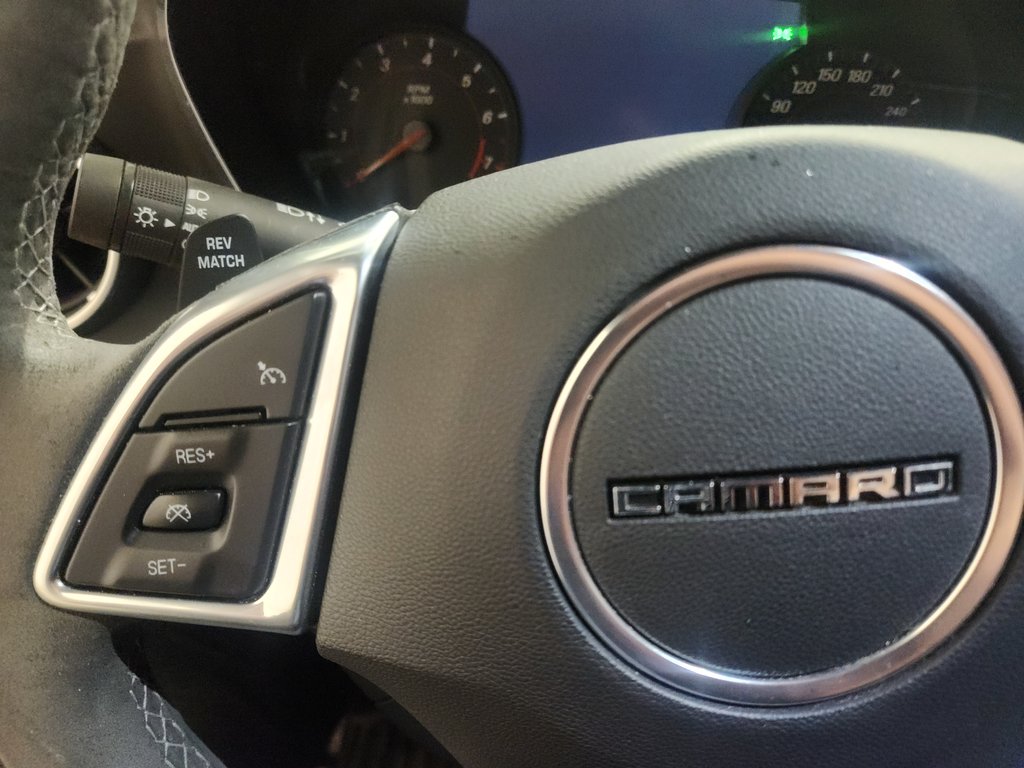 Chevrolet Camaro SS 1LE Groupe Performance Recaro 6.2 V8 2018 à Terrebonne, Québec - 11 - w1024h768px