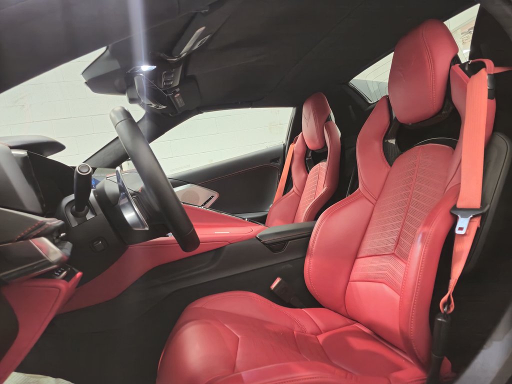 2021 Chevrolet Corvette 3LT Convertible Z51 Bas Kilométrage in Terrebonne, Quebec - 19 - w1024h768px