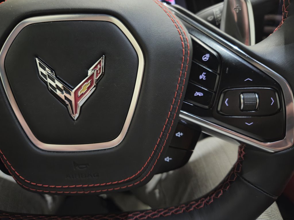 2021 Chevrolet Corvette 3LT Convertible Z51 Bas Kilométrage in Terrebonne, Quebec - 9 - w1024h768px