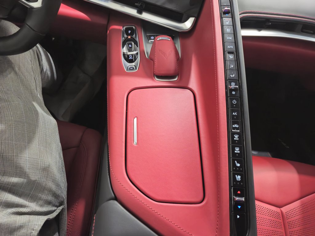 2021 Chevrolet Corvette 3LT Convertible Z51 Bas Kilométrage in Terrebonne, Quebec - 16 - w1024h768px