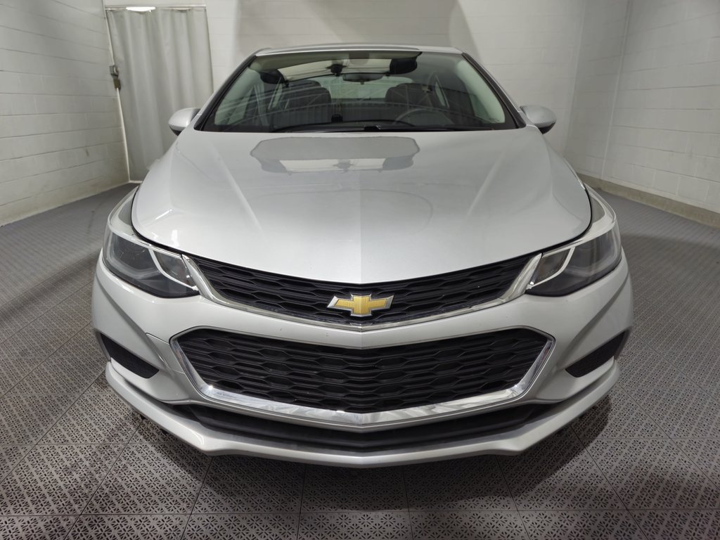 2018 Chevrolet Cruze LT Bas Kilométrage in Terrebonne, Quebec - 2 - w1024h768px