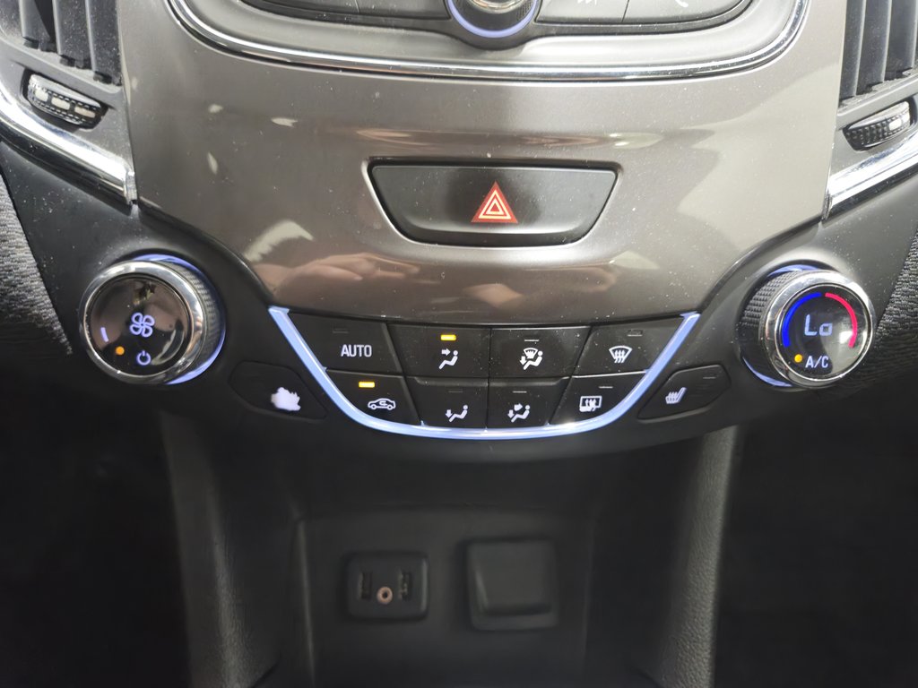 2019 Chevrolet Cruze LT Sièges Chauffants Caméra RecuLT Sièges Chauf in Terrebonne, Quebec - 18 - w1024h768px
