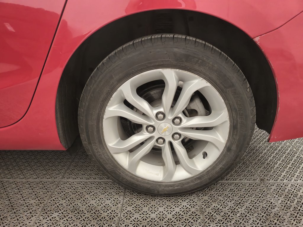 2019 Chevrolet Cruze LT Sièges Chauffants Caméra RecuLT Sièges Chauf in Terrebonne, Quebec - 11 - w1024h768px