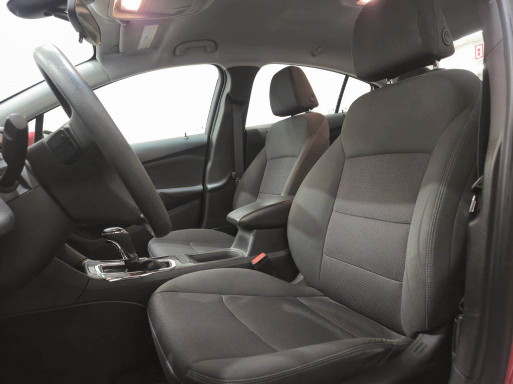 2019 Chevrolet Cruze LT Sièges Chauffants Caméra RecuLT Sièges Chauf in Terrebonne, Quebec - 21 - w1024h768px