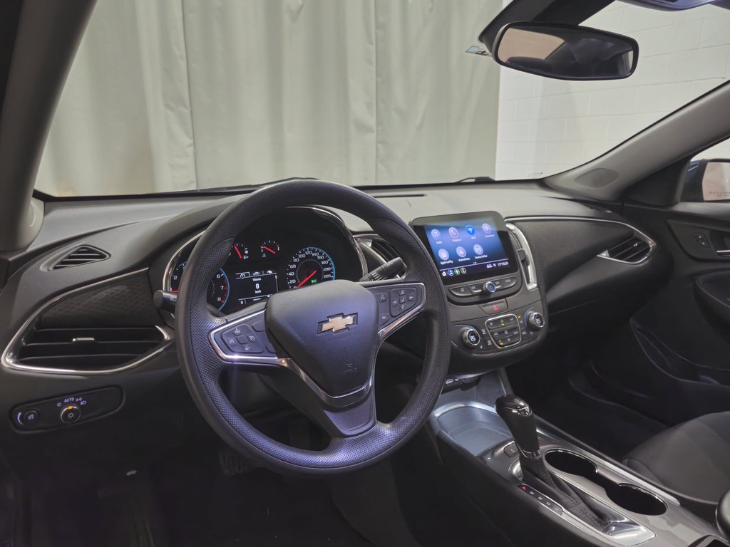 2019 Chevrolet Malibu LT Toit Panoramique Bas Kilométrage in Terrebonne, Quebec - 20 - w1024h768px