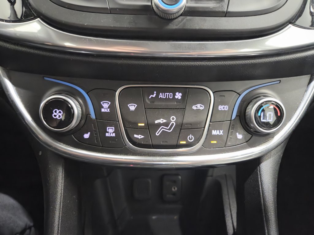 Chevrolet Volt Premier Bose Cuir Bas Kilométrage 2017 à Terrebonne, Québec - 15 - w1024h768px