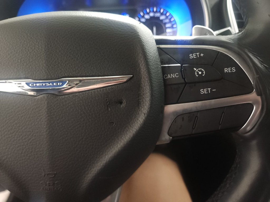 Chrysler 200 LIMITED V6 SIÈGES.CHAUFF CAM.RECUL 2015 à Terrebonne, Québec - 13 - w1024h768px
