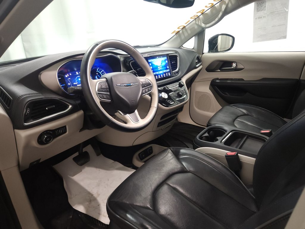 2017 Chrysler Pacifica Hybrid PLATINUM TOIT.PANO CUIR NAV in Terrebonne, Quebec - 20 - w1024h768px