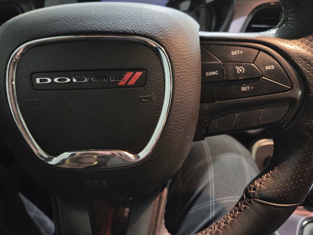 Dodge Challenger SXT Plus V6 Toit Ouvrant Cuir 2018 à Terrebonne, Québec - 11 - w1024h768px