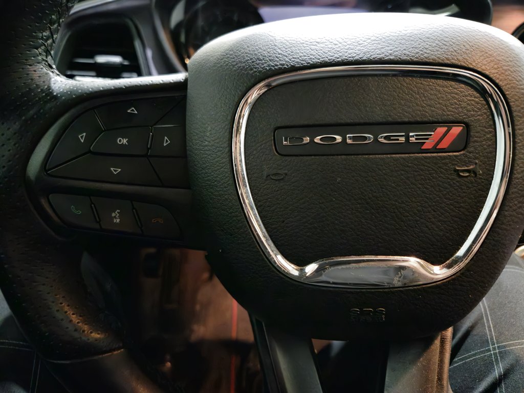 Dodge Challenger SXT Plus V6 Toit Ouvrant Cuir 2018 à Terrebonne, Québec - 10 - w1024h768px