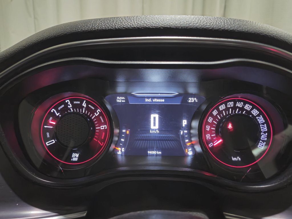 Dodge Challenger SXT Plus V6 Toit Ouvrant Cuir 2018 à Terrebonne, Québec - 12 - w1024h768px