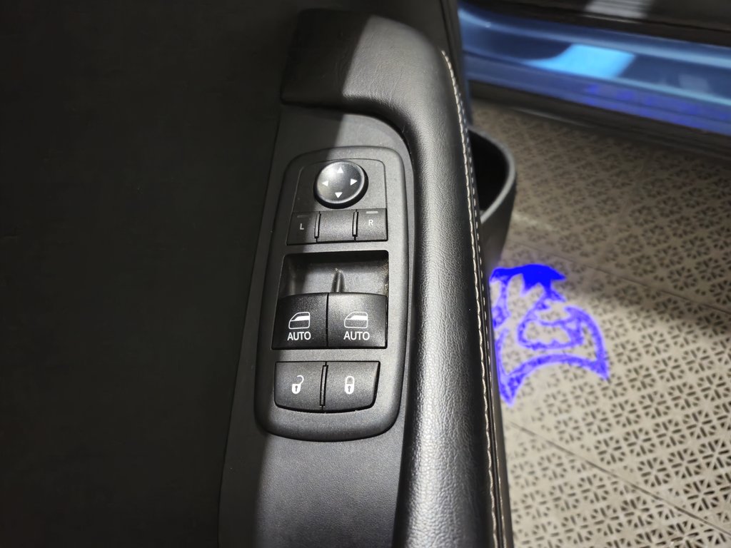 2019 Dodge Challenger SRT Hellcat Navigation Rare B5 Blue in Terrebonne, Quebec - 8 - w1024h768px