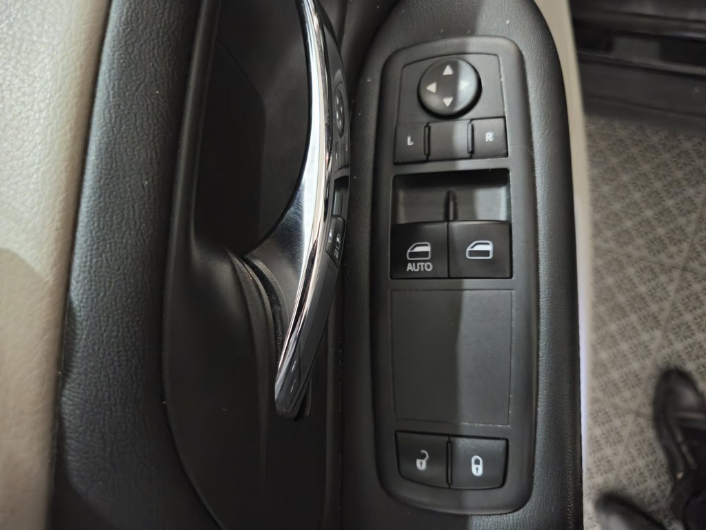 2018 Dodge Grand Caravan SXT Bluetooth Goupe électriqur in Terrebonne, Quebec - 9 - w1024h768px