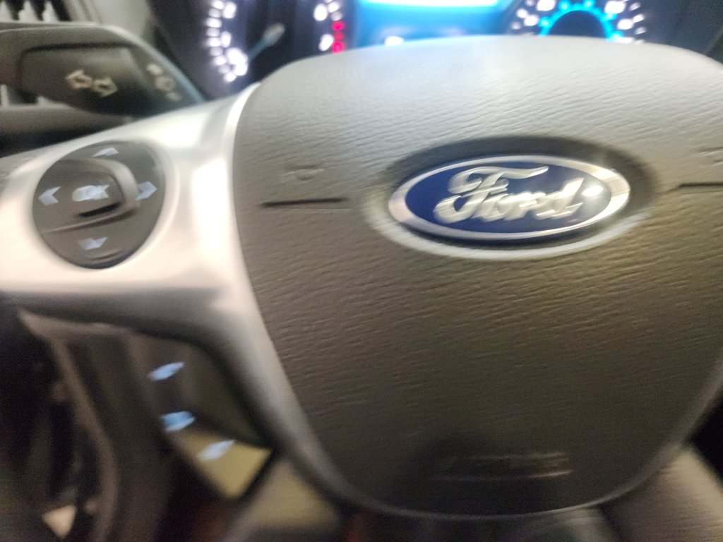 2015 Ford Escape SE AWD Toit Panoramique Cuir in Terrebonne, Quebec - 10 - w1024h768px