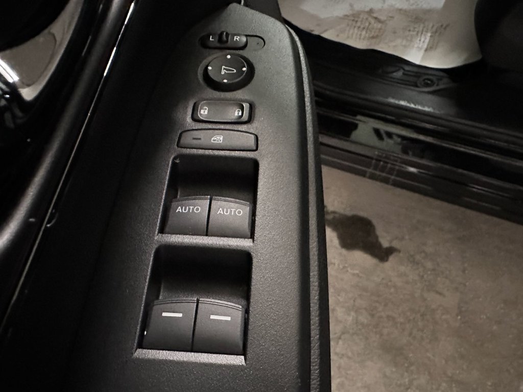 Honda CR-V Black Edition AWD Cuir Toit Ouvrant Navigation 2020 à Terrebonne, Québec - 12 - w1024h768px