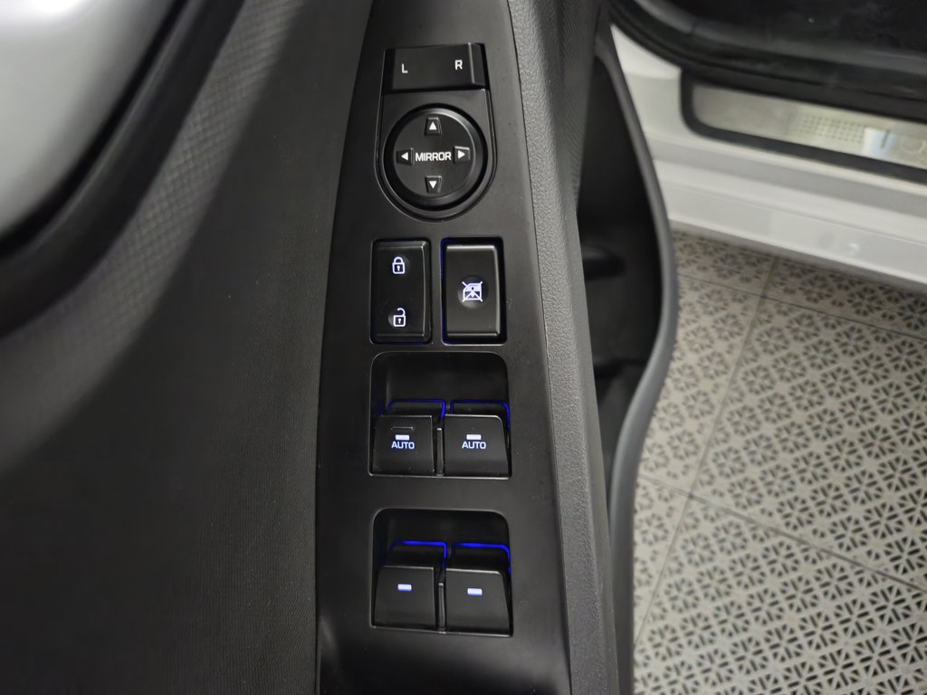 Hyundai Ioniq Electric Plus Ultimate Cuir Toit Navigation 2019 à Terrebonne, Québec - 10 - w1024h768px