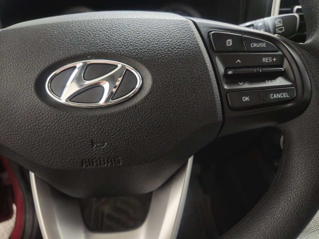2022 Hyundai Venue Essential Régulateur de vitesse Bluetooth in Terrebonne, Quebec - 11 - w1024h768px