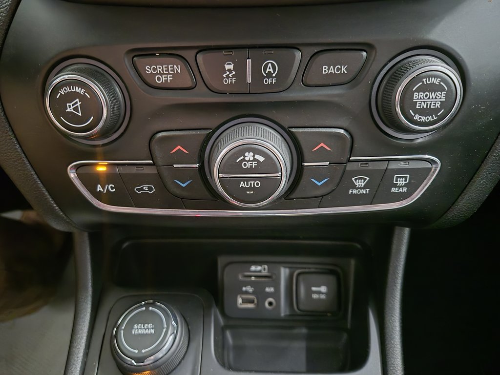 Jeep Cherokee Limited Toit Panoramique Navigation 2016 à Terrebonne, Québec - 16 - w1024h768px