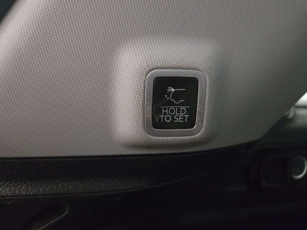 2023 Jeep Grand Cherokee Limited 4X4 Cuir Toit Ouvrant Navigation in Terrebonne, Quebec - 23 - w1024h768px
