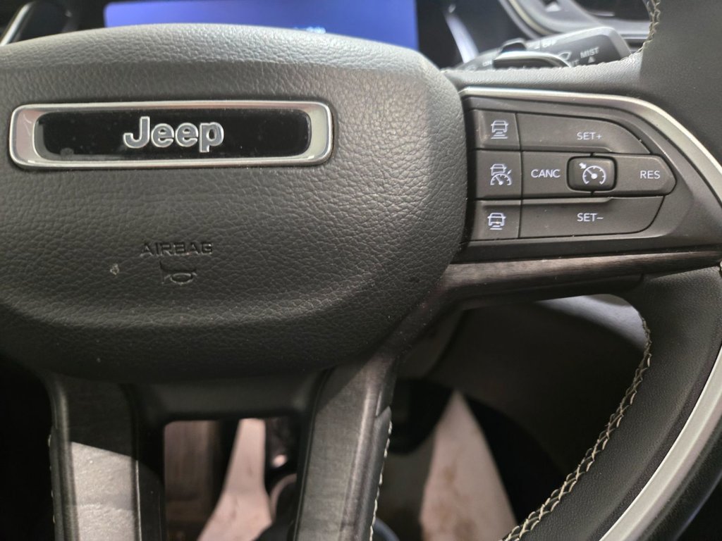 2023 Jeep Grand Cherokee Limited 4X4 Cuir Toit Ouvrant Navigation in Terrebonne, Quebec - 11 - w1024h768px