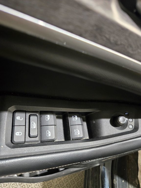 2023 Jeep Grand Cherokee Limited 4X4 Cuir Toit Ouvrant Navigation in Terrebonne, Quebec - 9 - w1024h768px