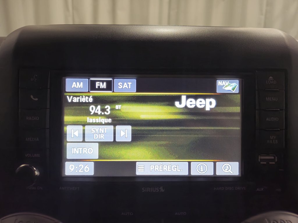 Jeep Wrangler Unlimited Sahara Toit Dure Navigation Sièges Chauffants 2017 à Terrebonne, Québec - 14 - w1024h768px