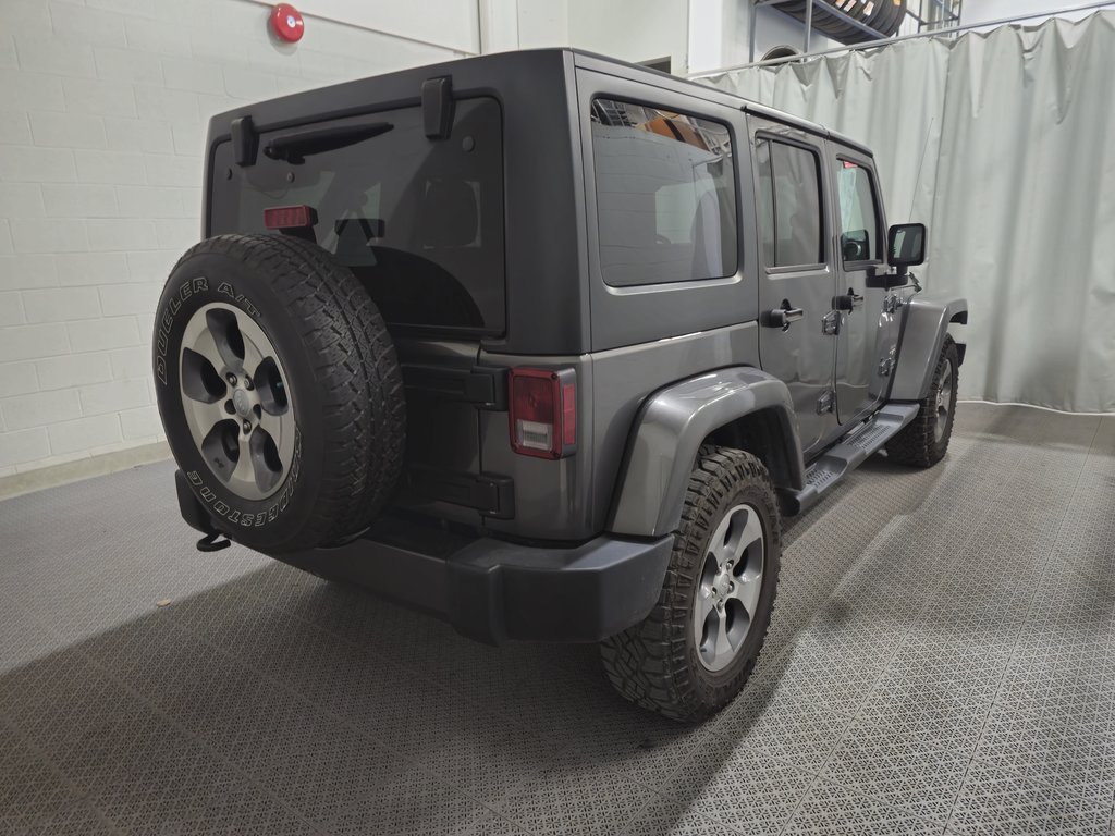 Jeep Wrangler Unlimited Sahara Toit Dure Navigation Sièges Chauffants 2017 à Terrebonne, Québec - 8 - w1024h768px