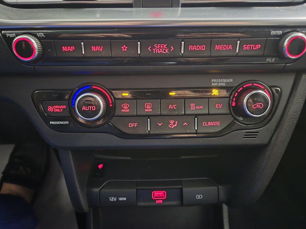 2021 Kia Niro EV SX Touring Harmon Kardon Toit Ouvrant in Terrebonne, Quebec - 17 - w1024h768px