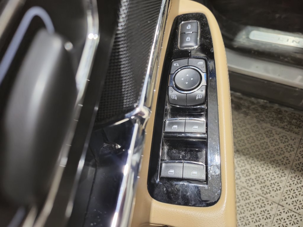 2021 Lincoln CORSAIR Reserve Utility AWD Cuir Siège Chauffant in Terrebonne, Quebec - 8 - w1024h768px