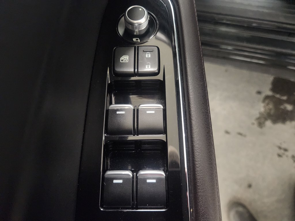 2019 Mazda CX-5 Signature AWD Cuir Toit Pano Navigation in Terrebonne, Quebec - 11 - w1024h768px
