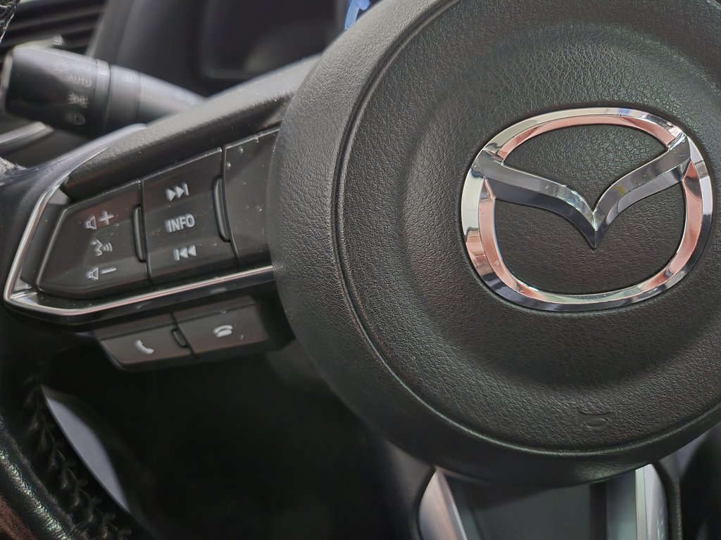 2018 Mazda Mazda3 GT Toit Ouvrant Cuir in Terrebonne, Quebec - 11 - w1024h768px