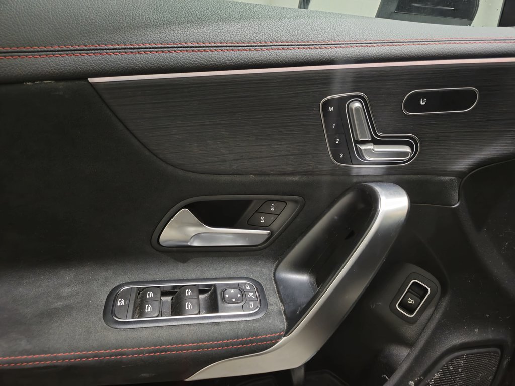 2021 Mercedes-Benz CLA CLA 250 AMG Package Toit Panoramique in Terrebonne, Quebec - 8 - w1024h768px