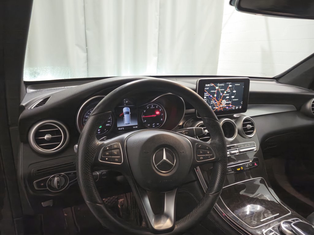 2018 Mercedes-Benz GLC GLC 300 AMG Package 4Matic Toit Ouvrant Cuir in Terrebonne, Quebec - 20 - w1024h768px