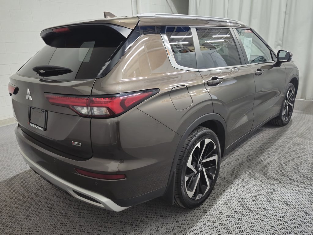 2022 Mitsubishi Outlander LE 7 Passagers Toit Panoramique Navigation AWD in Terrebonne, Quebec - 9 - w1024h768px