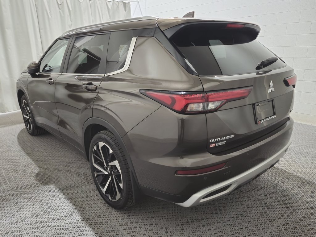 2022 Mitsubishi Outlander LE 7 Passagers Toit Panoramique Navigation AWD in Terrebonne, Quebec - 4 - w1024h768px