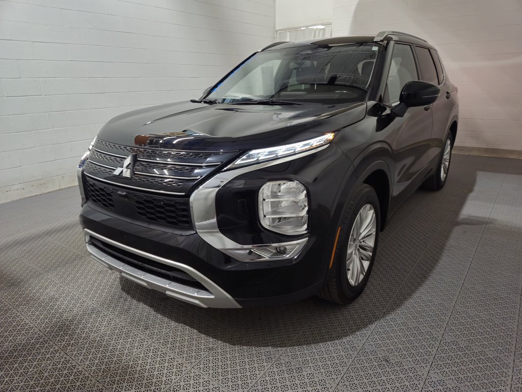 2022 Mitsubishi Outlander SE AWD 7 Passagers Toit Panoramique in Terrebonne, Quebec - 3 - w1024h768px