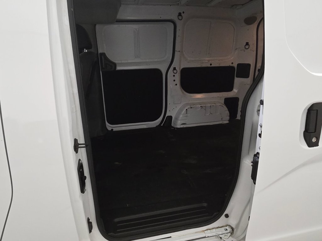 2021 Nissan NV200 Compact Cargo 2.5s Cargo in Terrebonne, Quebec - 19 - w1024h768px