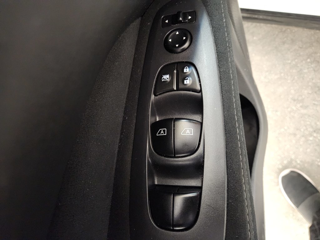 2016 Nissan Pathfinder SV 4X4 Sièges Chauffants Caméra Recul in Terrebonne, Quebec - 12 - w1024h768px