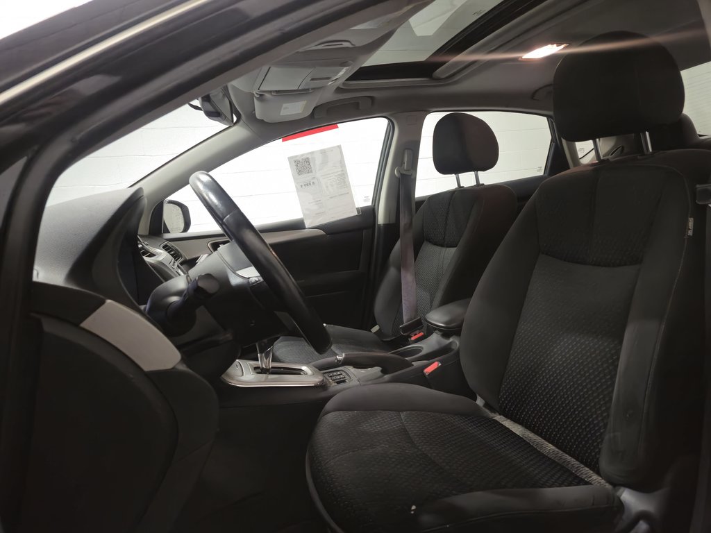 Nissan Sentra SR Toit Ouvrant Sièges Chauffants 2015 à Terrebonne, Québec - 19 - w1024h768px