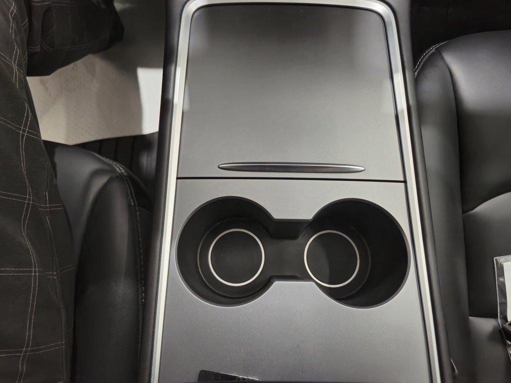 2022 Tesla Model Y Long Range AWD caméra 360 in Terrebonne, Quebec - 14 - w1024h768px