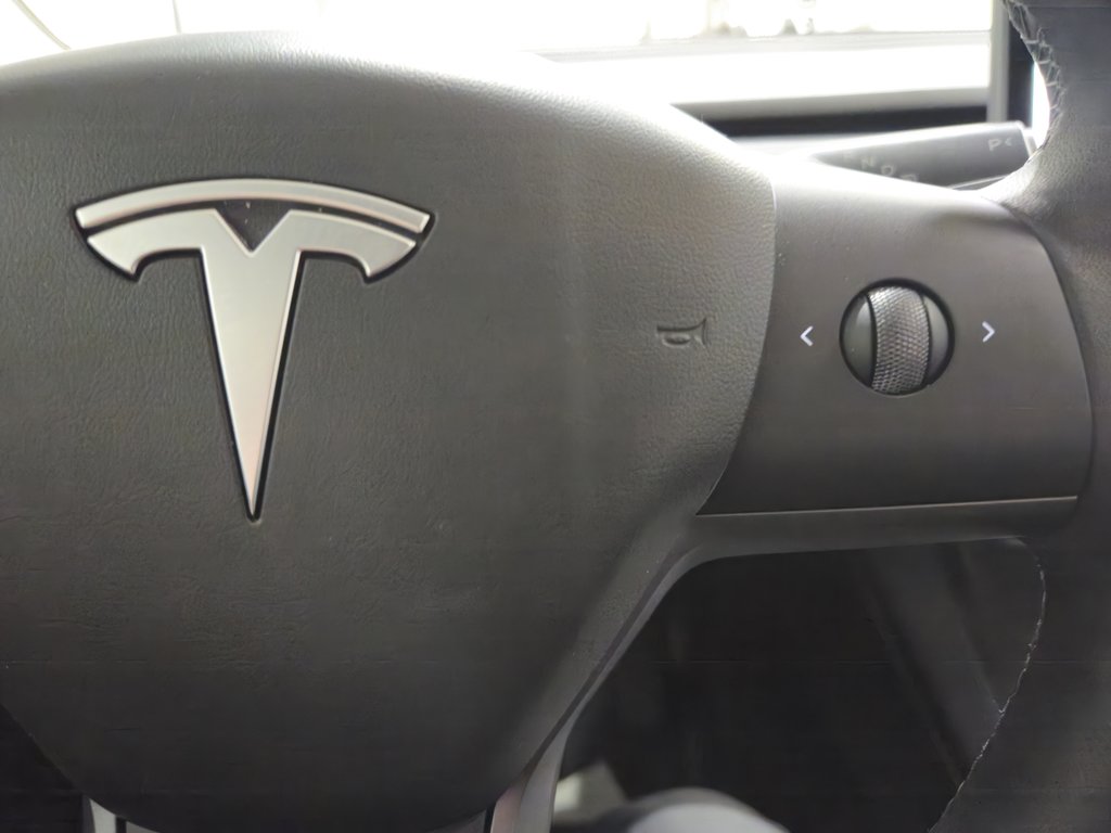 2023 Tesla Model Y Standard Range Navigation in Terrebonne, Quebec - 12 - w1024h768px